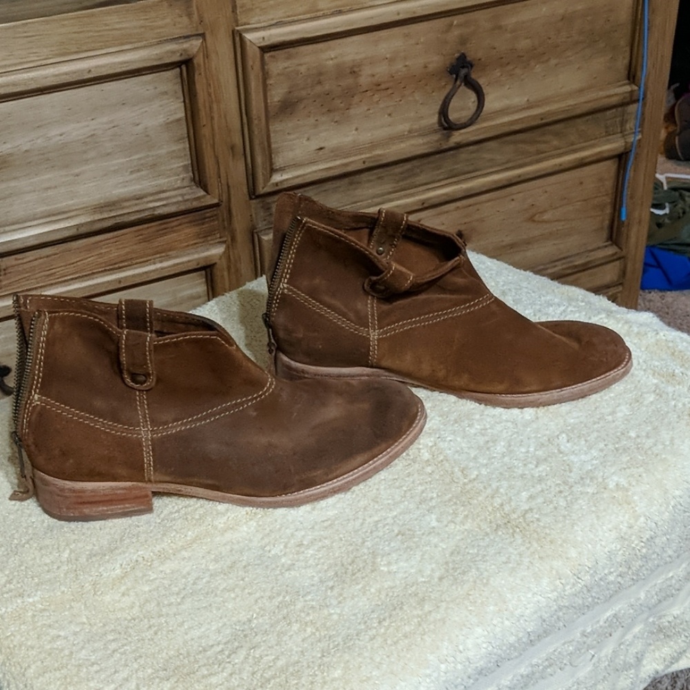 Johnston and Murphy booties
